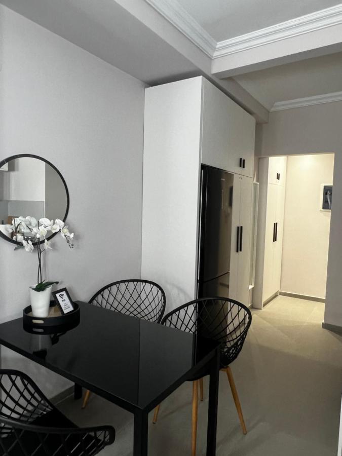 Agia Sofia Noir Apartment Tesalonika Bagian luar foto